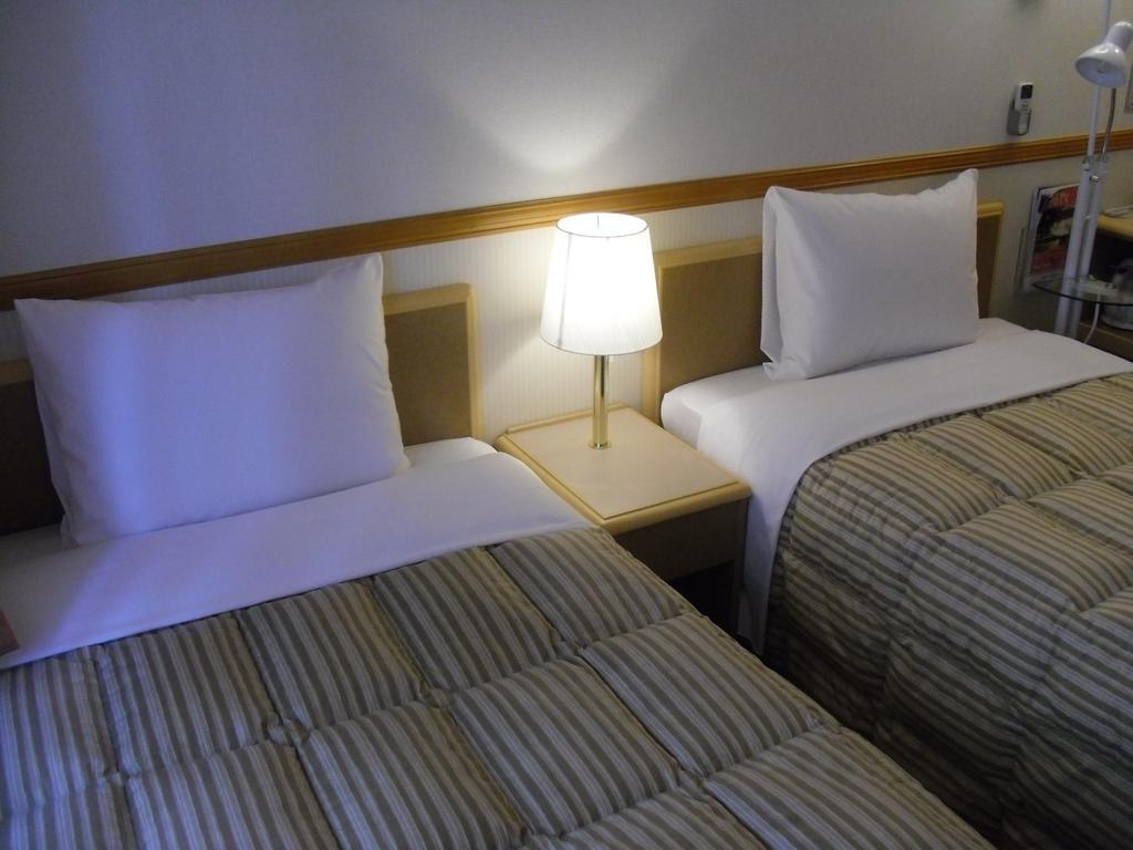 Toyoko Inn Tokyo Tozai-Sen Nishi-Kasai Exteriör bild